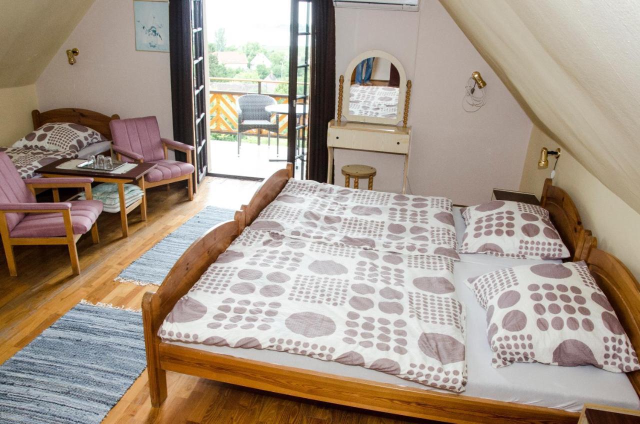 Pigal Panzio Bed & Breakfast Badacsonyörs Dış mekan fotoğraf